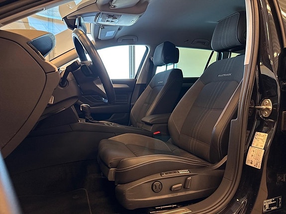 Volkswagen Passat Alltrack 9 of 24