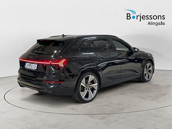 Audi e-tron 3 of 16