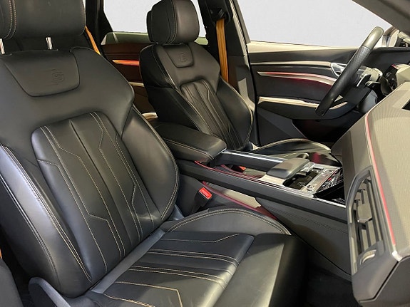 Audi e-tron 14 of 16