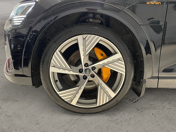 Audi e-tron 6 of 16