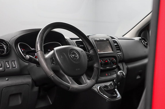 Opel Vivaro 5 of 17