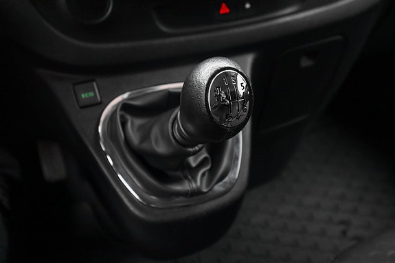Opel Vivaro 9 of 17