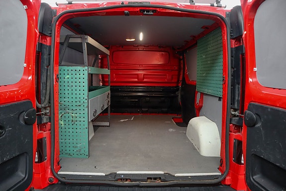 Opel Vivaro 12 of 17