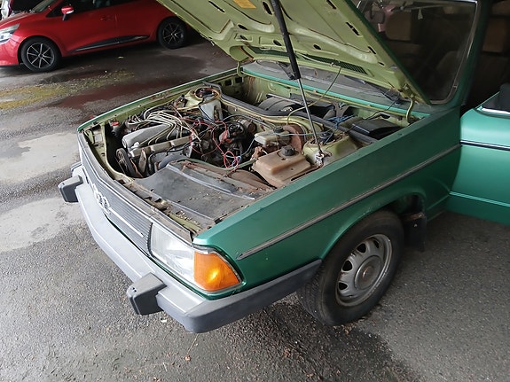 Audi 100 2 of 6