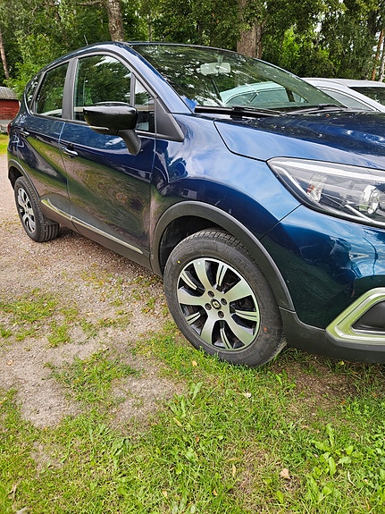 Renault Captur 4 of 8