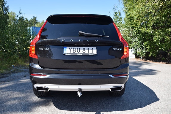 Volvo XC90 4 of 30