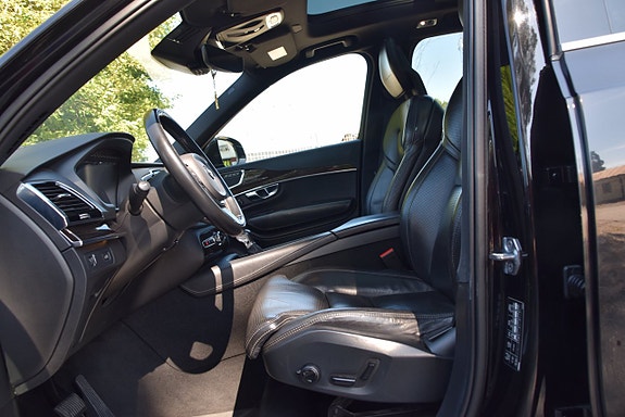 Volvo XC90 9 of 30
