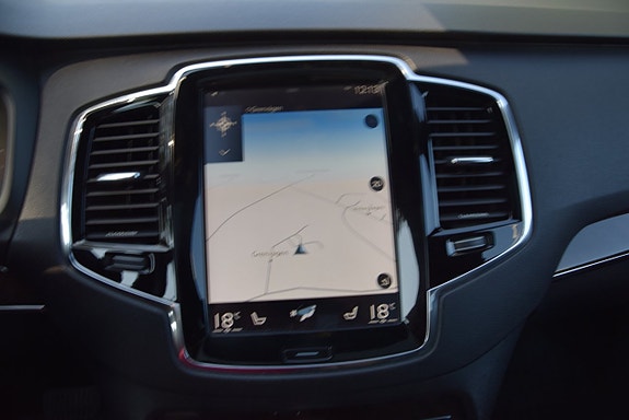 Volvo XC90 17 of 30