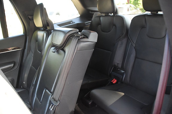 Volvo XC90 12 of 30