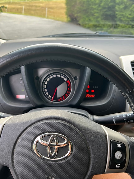 Toyota Urban Cruiser 5 of 5