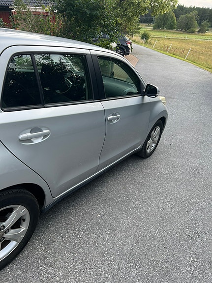 Toyota Urban Cruiser 3 of 5