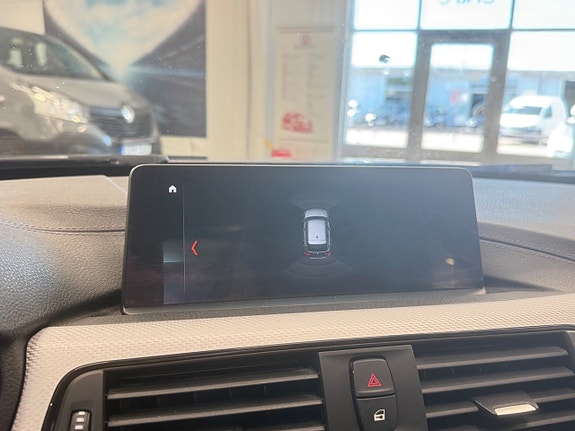 BMW 320 16 of 18