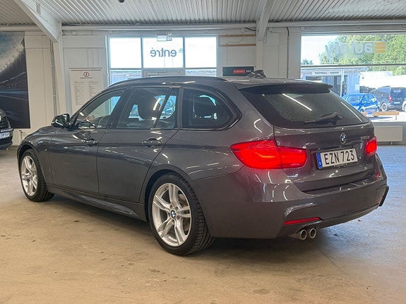 BMW 320 2 of 18