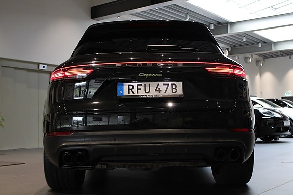Porsche Cayenne 6 of 20