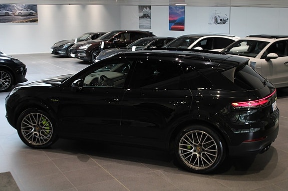 Porsche Cayenne 7 of 20