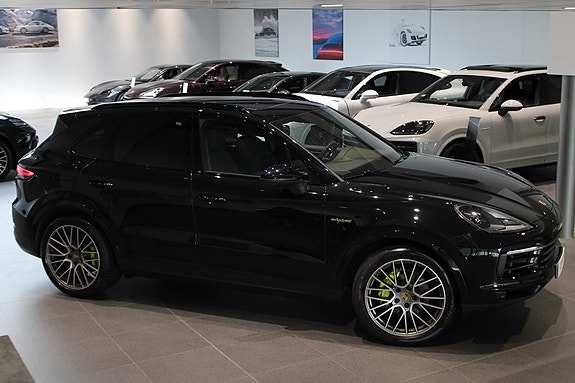 Porsche Cayenne 8 of 20