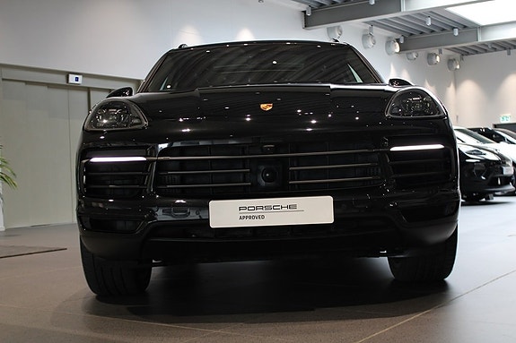 Porsche Cayenne 5 of 20