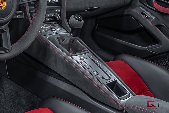 Porsche 718 Spyder RS 23 of 27