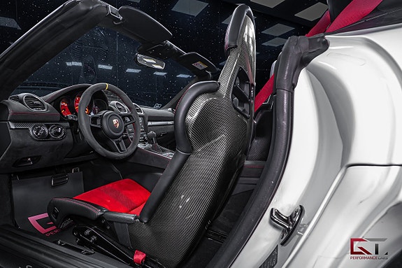 Porsche 718 Spyder RS 20 of 27