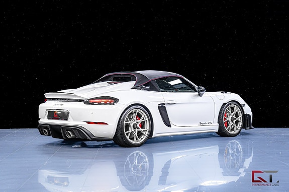 Porsche 718 Spyder RS 14 of 27