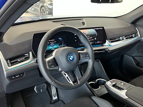 BMW iX2 5 of 15
