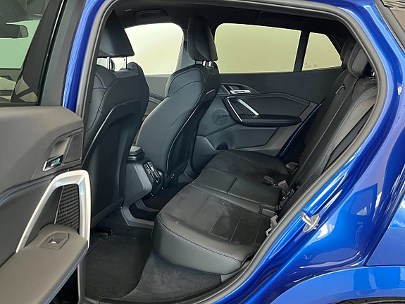 BMW iX2 11 of 15