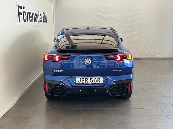 BMW iX2 13 of 15