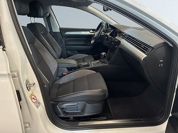 Volkswagen Passat Alltrack 10 of 27
