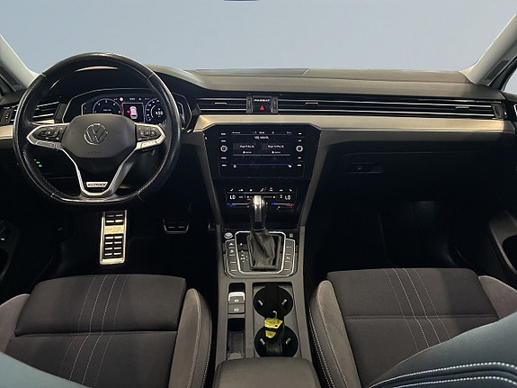Volkswagen Passat Alltrack 8 of 27