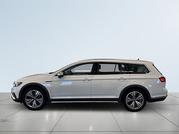 Volkswagen Passat Alltrack 4 of 27