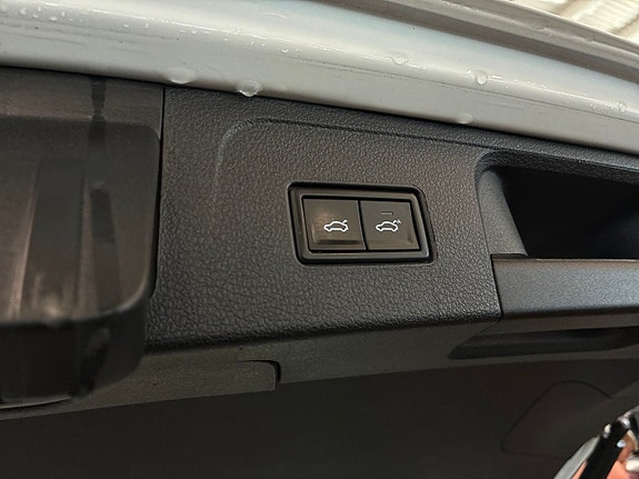 Volkswagen Passat Alltrack 23 of 27