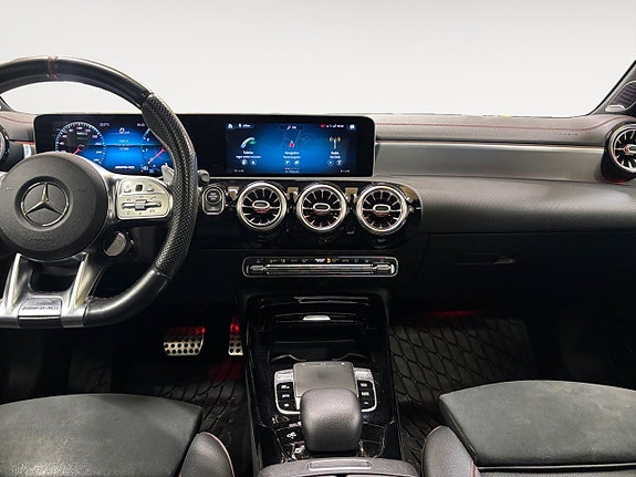 Mercedes-Benz CLA35 11 of 21