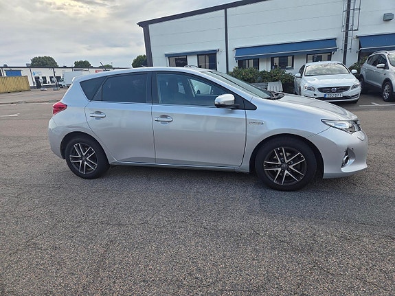 Toyota Auris 5 of 6