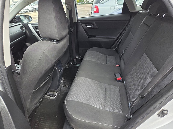 Toyota Auris 10 of 11