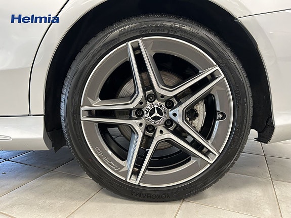 Mercedes-Benz C200 5 of 8