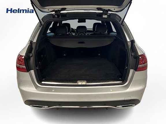 Mercedes-Benz C200 6 of 8