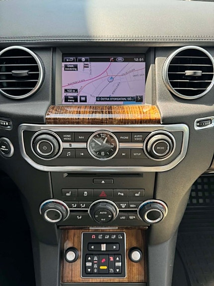 Land Rover Discovery 4 11 of 21