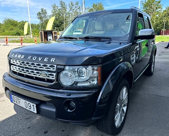 Land Rover Discovery 4 2 of 21