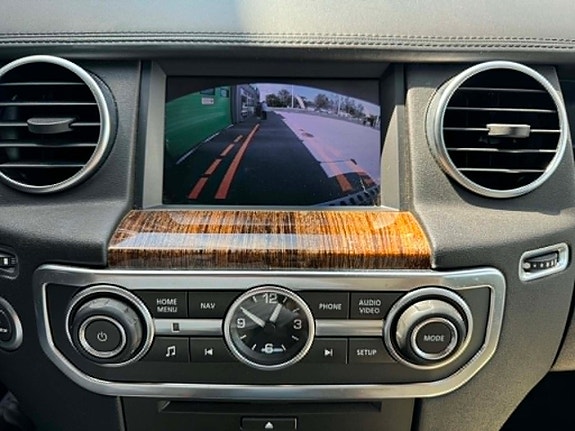 Land Rover Discovery 4 16 of 21