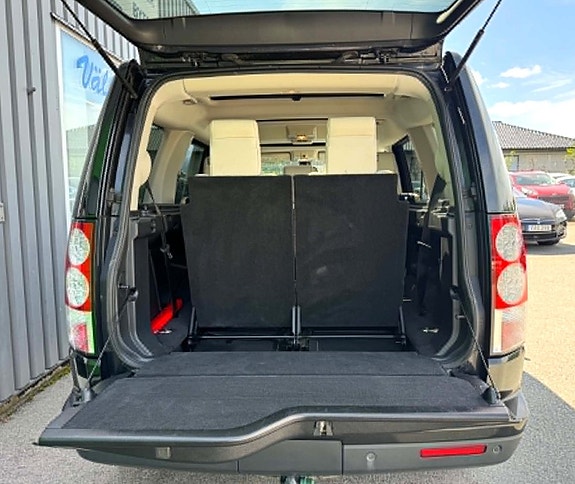Land Rover Discovery 4 21 of 21