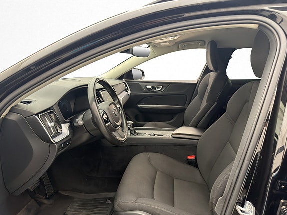 Volvo V60 11 of 30