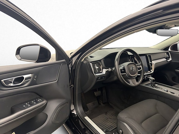 Volvo V60 10 of 30