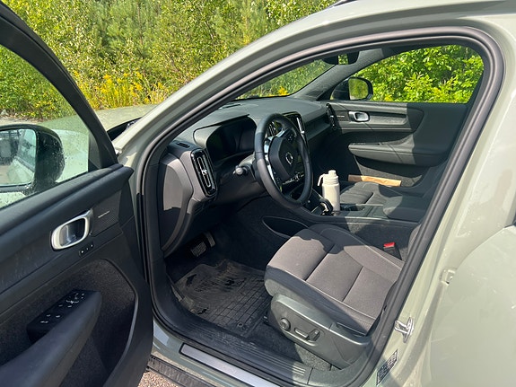 Volvo EX40 6 of 7