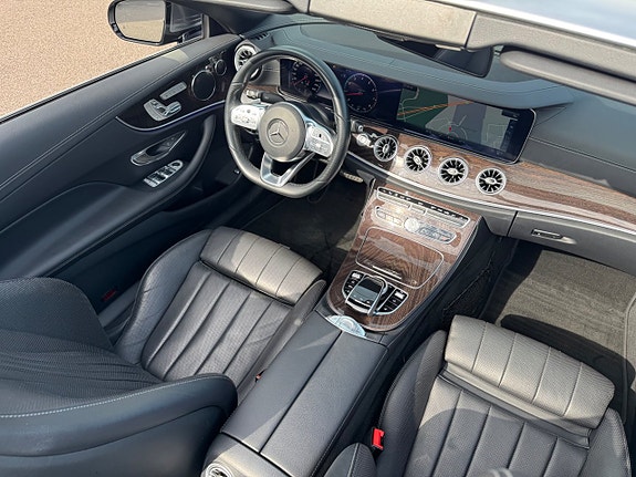 Mercedes-Benz E450 10 of 18