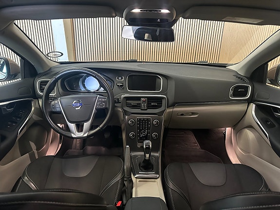 Volvo V40 5 of 7