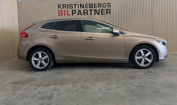 Volvo V40 4 of 7