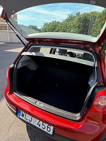 Volkswagen Golf V 5 of 8