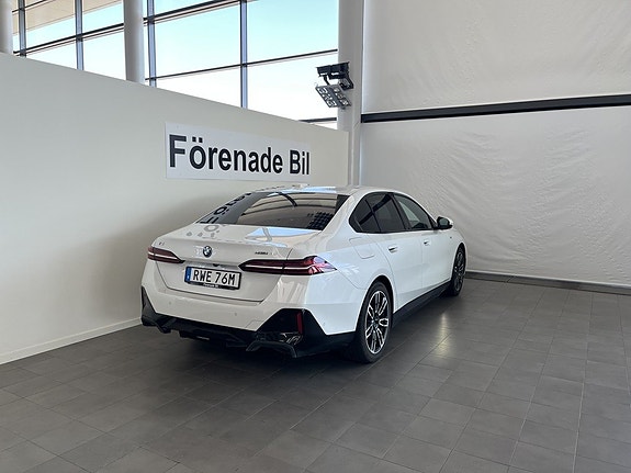 BMW i5 13 of 15