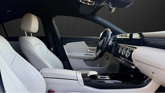 Mercedes-Benz CLA200 d 11 of 12