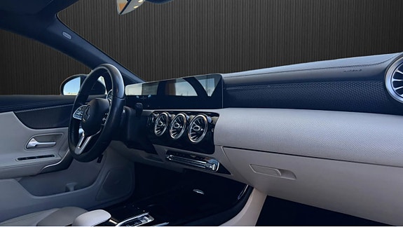 Mercedes-Benz CLA200 d 9 of 12